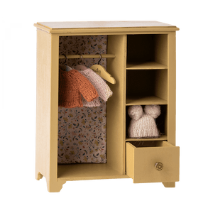 Maileg Miniature Kleiderschrank Gelb | Puppenhaus-Zubehör | Beluga Kids