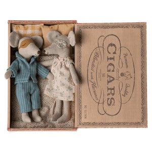 Maileg Mama & Papa Mäuse in Zigarrenkiste | Puppen, Spielkombinationen & Spielzeugfiguren | Beluga Kids