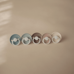 FRIGG 2-Pack Latex Schnuller Rope Stone Blue/Cream Night | Schnuller | Beluga Kids