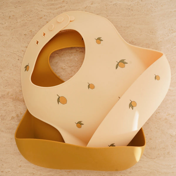 Konges Slojd 2-Pack Silikon Lätzchen Lemon/Almond | Lätzchen | Beluga Kids