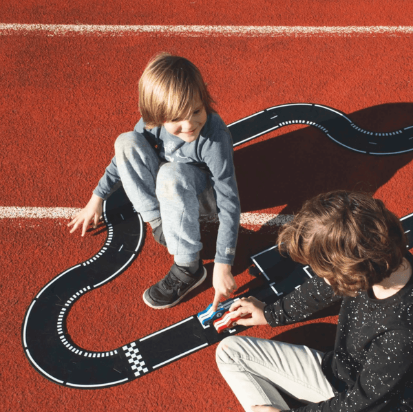 Waytoplay Flexibles Strassen-Set Rennstrecke | Strassenbahn | Beluga Kids