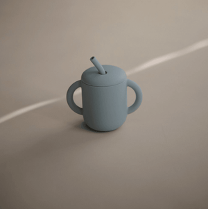 Mushie Silikon Trainingsbecher Powder Blue | Trinkbecher | Beluga Kids