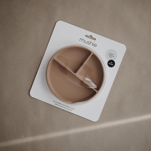 Mushie Stay-put Silikon Teller Natural | Kindergeschirr | Beluga Kids