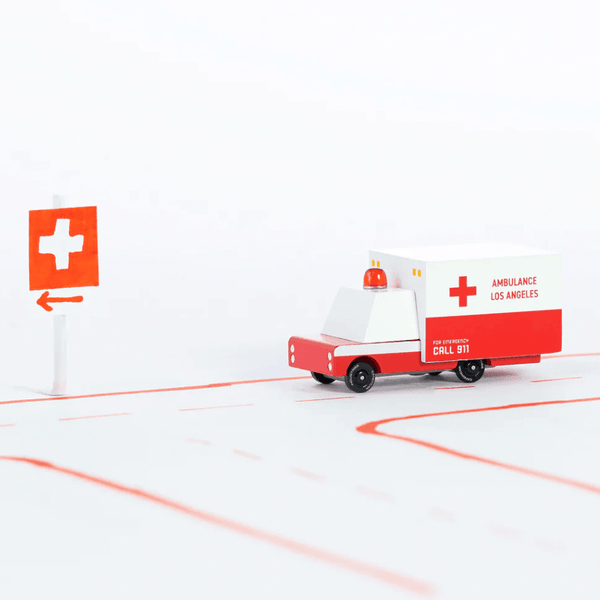 Candylab Toys Ambulanz Van | Spielzeugauto | Beluga Kids