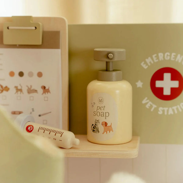 Tierarztpraxis aus Holz Grün