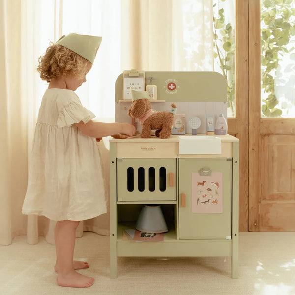 Tierarztpraxis aus Holz Grün