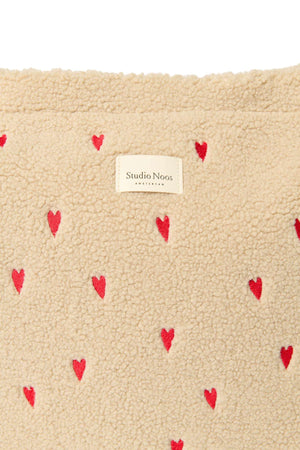 Studio Noos Ecru Heart Teddy Wickeltasche – Detail Herzmuster
