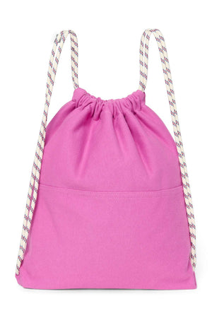 Kind trägt den Jersey Gym Bag Pink von Studio Noos