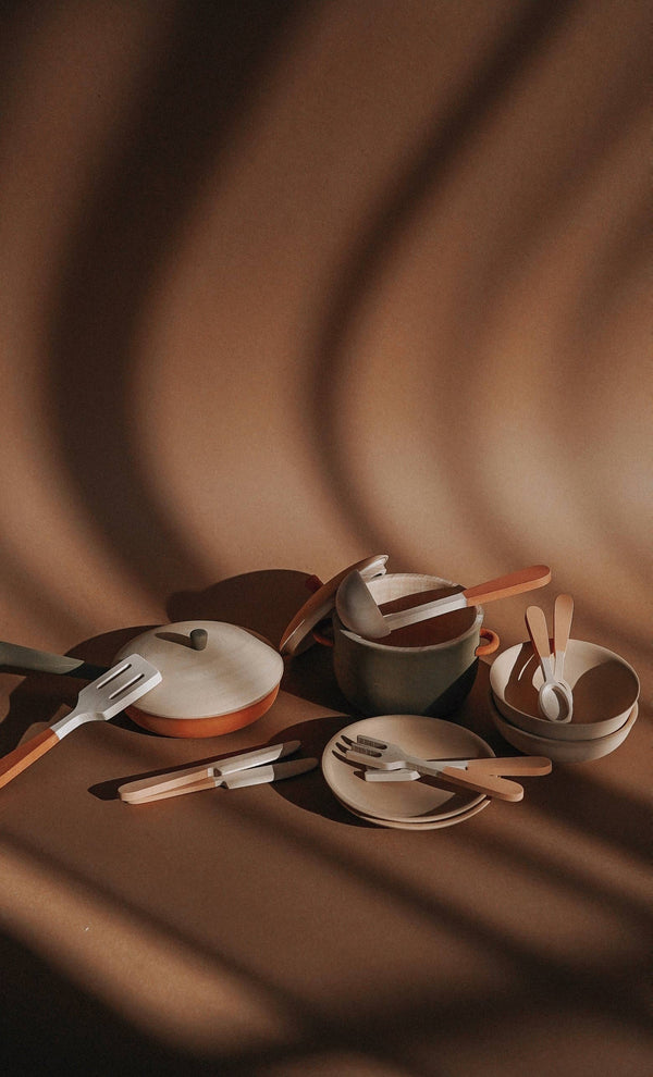 Geschirrset aus Holz Herbal