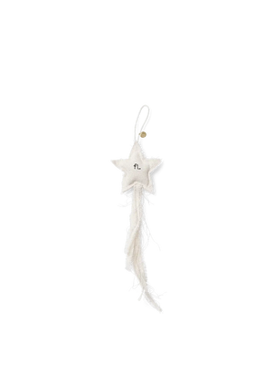 Vela Sterne-Ornament von ferm LIVING am Weihnachtszweig