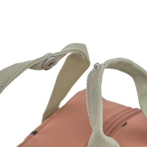 Lässig Kindergartenrucksack Square Karamell – Namensschild