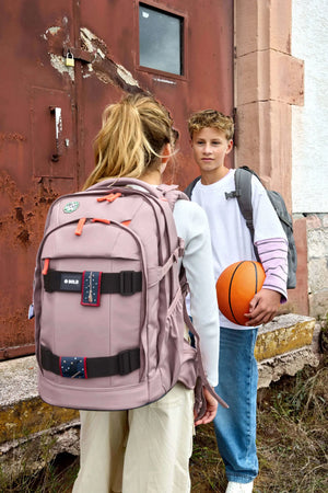 Lässig Schulrucksack BOLD Mauve – im Einsatz auf dem Schulweg