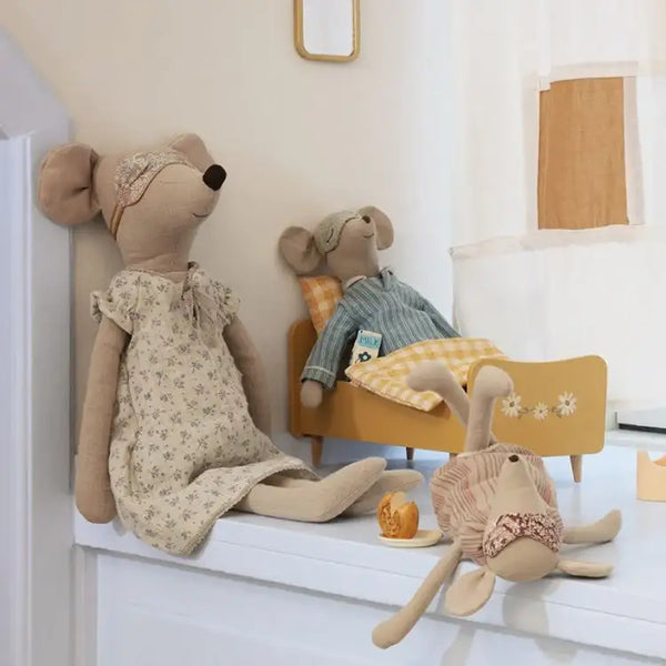 Maileg Maxi Maus Mama im Nachthemd | Puppen, Spielkombinationen & Spielzeugfiguren | Beluga Kids