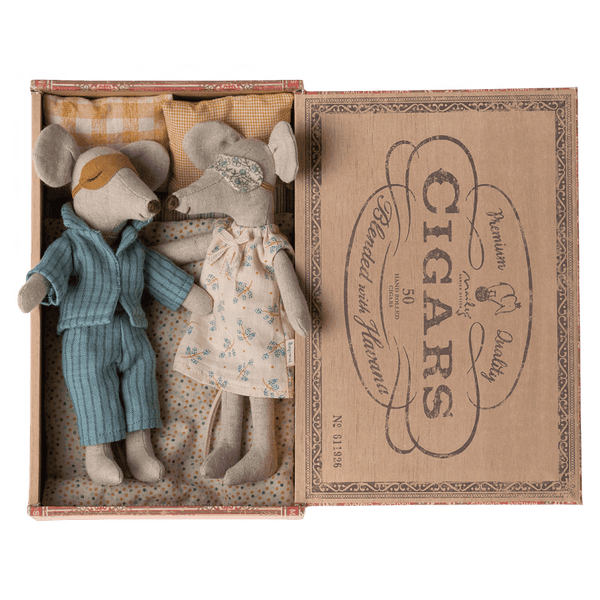 Maileg Mama & Papa Mäuse in Zigarrenkiste | Puppen, Spielkombinationen & Spielzeugfiguren | Beluga Kids