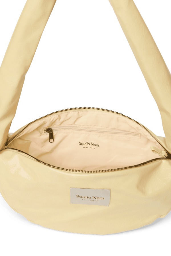 Studio Noos Mini Cross Body Bag Butter Yellow geöffnet