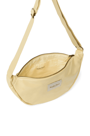 Studio Noos Gürteltasche Butter Yellow geöffnet