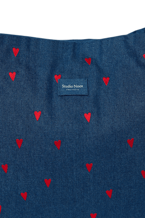 Studio Noos Denim Mom Bag Dark Blue Red Hearts geöffnet