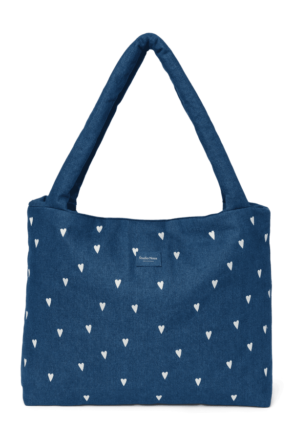 Studio Noos Denim Mom Bag Dark Blue White Hearts aus robustem Jeansstoff