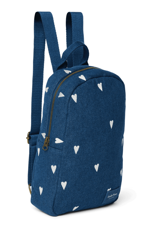 Mini Rucksack von Studio Noos mit weissen Herzen auf Denim