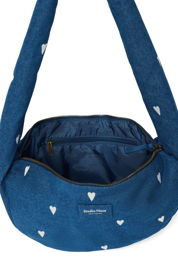 Studio Noos Mini Cross Body Bag Dark Blue White Hearts geöffnet