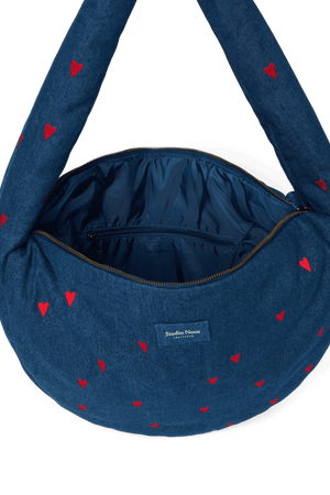Studio Noos Cross Body Bag Dark Blue Red Hearts geöffnet