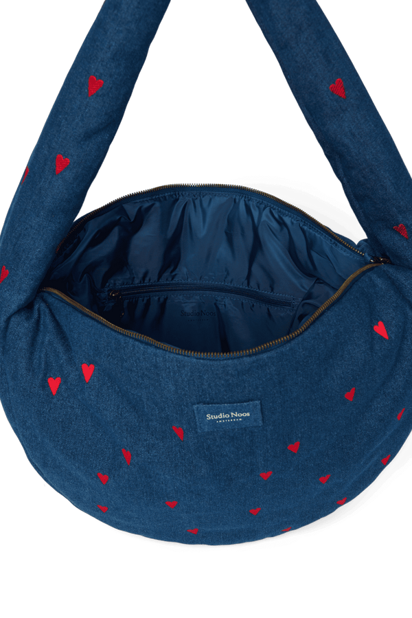 Studio Noos Cross Body Bag Dark Blue Red Hearts geöffnet