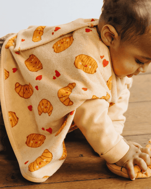 Little Casimir Frottee-Lätzchen Boo Croissant et Pain au Chocolat mit wasserabweisender Innenlage im Brustbereich