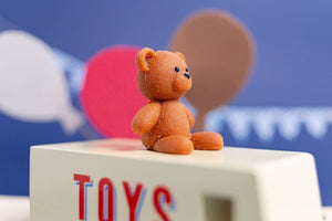 Teddybär Van von Candylab Toys mit Buchenholz-Karosserie und Silikon-Teddy auf dem Dach