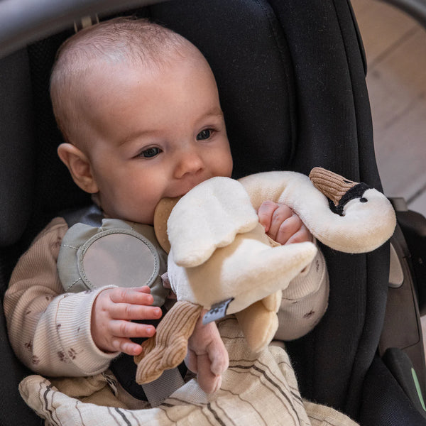 Swan-shaped hanging activity toy 