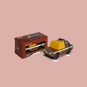 Schlamm-Kojote TOONS Holzauto von Candylab Toys in der Verpackung