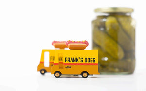 Candylab Hotdog-Lieferwagen, senfgelb-brauner Foodtruck aus Holz