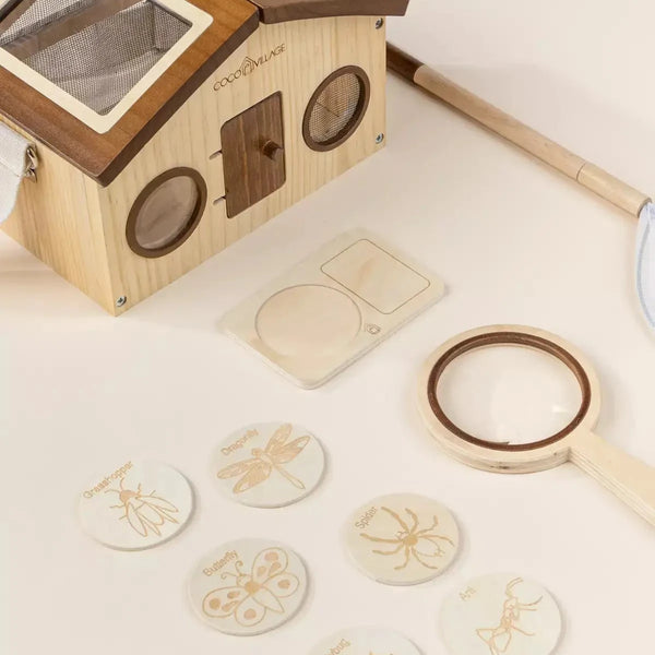 Wooden insect catcher and exploration set