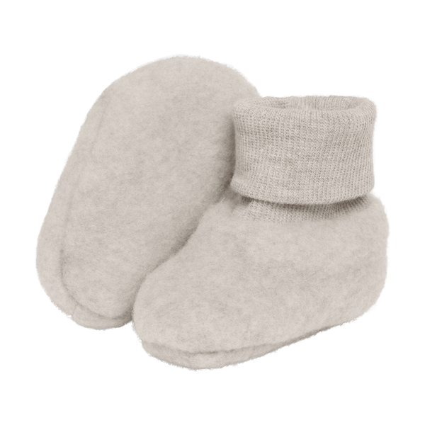 Footies von Huttelihut, breiter Ripprand hält den Schuh am Babyfuss