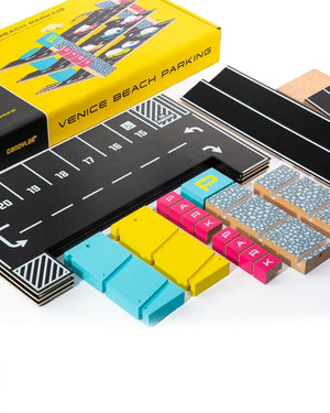 Magnetische Garage von Candylab Toys aus massivem Buchenholz