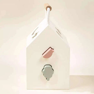 Sortierhaus aus Massivholz von Coco Village im Spiel