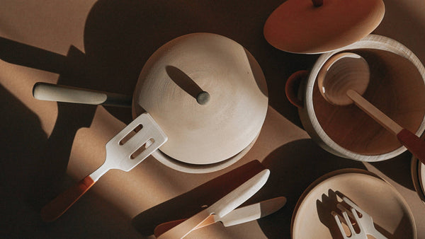 Geschirrset aus Holz Herbal