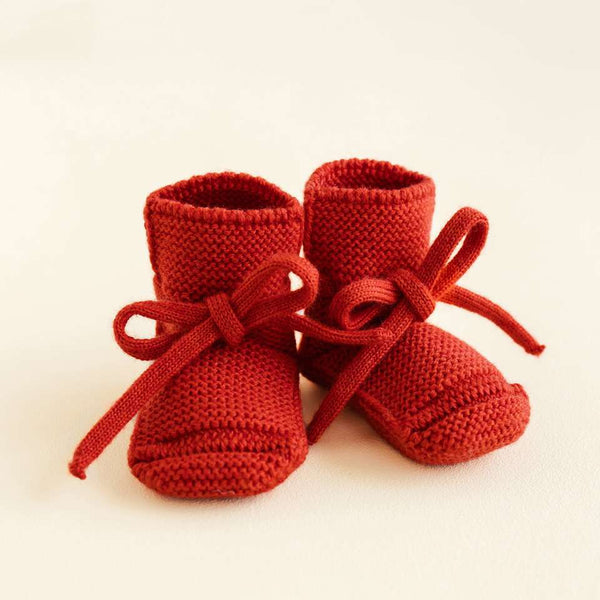 Hvid Booties Red, handgefertigte Babyschuhe aus Merinowolle