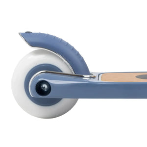 Banwood Kinderroller Dusty Blue, Detail des Griffs