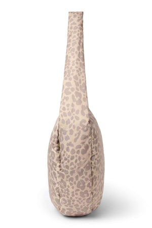 Studio Noos Puffy Cross Body Bag Beige Leopard – Detailansicht