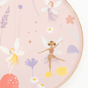 Acht Fairy Partyteller von Meri Meri à 26,7 × 26,7 cm aus FSC-Papier