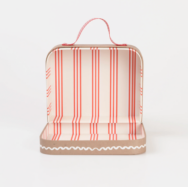 Mini poupée renne dans une valise