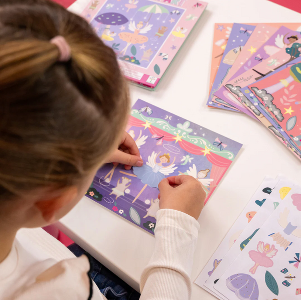 Livre d'art d'autocollants Enchanted