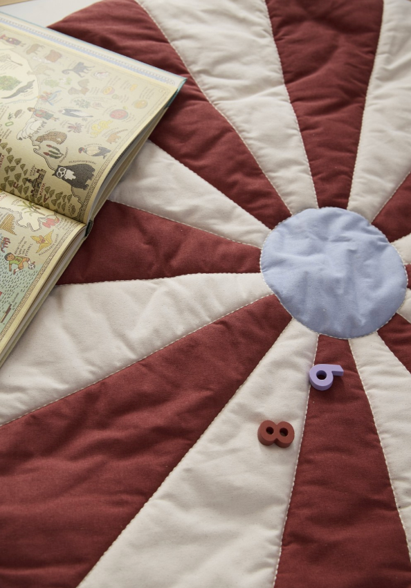 Spielzmatte Zirkus Rot