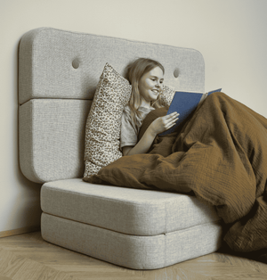 byKlipKlap Spielsofa Sand im Kinderzimmer, 3-in-1 zum Sitzen, Spielen und Schlafen