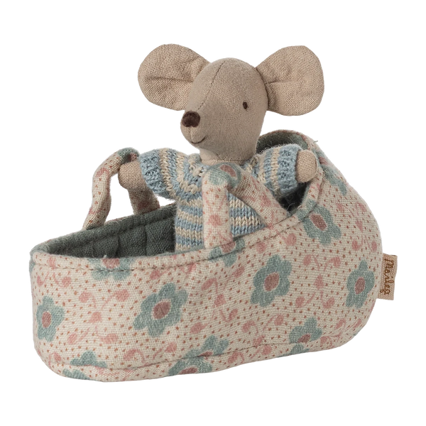 Babymaus in Tragetasche Blau