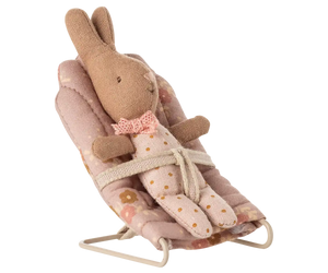 Rosa Bezug des Maileg Babysitters MY im Detail