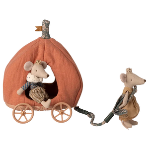 Maileg Kürbiswagen von der Seite, 24 cm breit