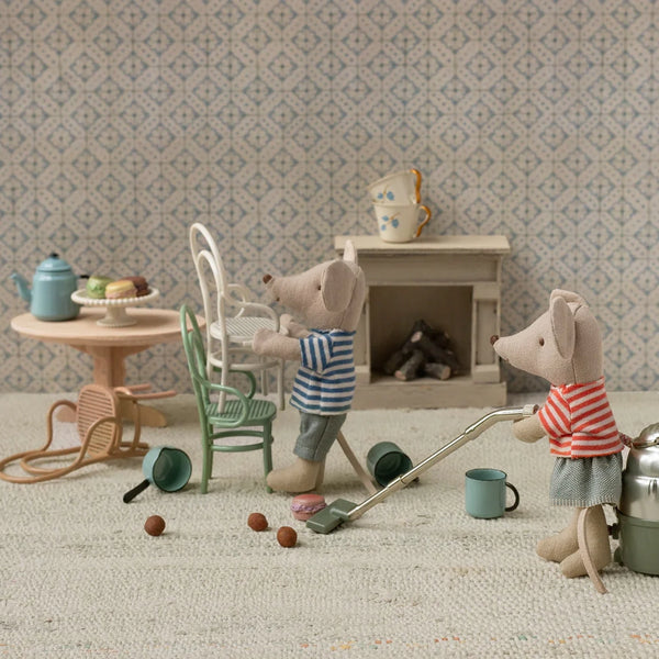 Vintage Stuhl Maus Creme