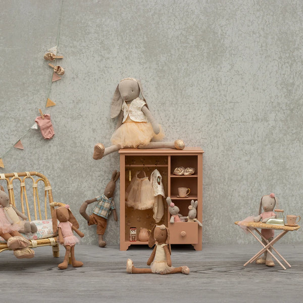 Miniature Bügeleisen und Brett Powder