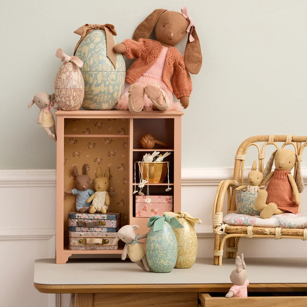 Easter egg for filling, medium cream yellow 